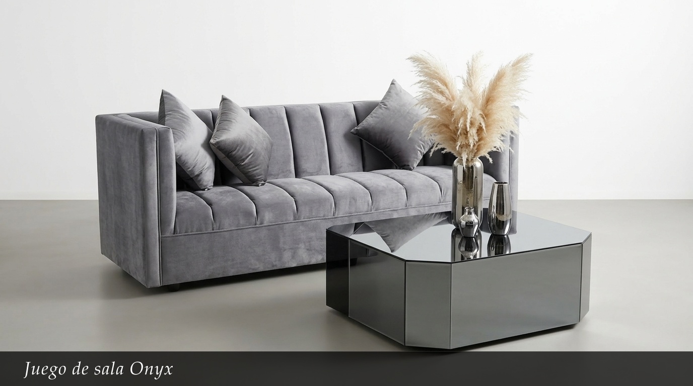 El Juego de Sala Onyx destaca por su sofisticación y elegancia contemporánea. El amplio sofá en gris plata con tapizado de terciopelo suave presenta un diseño de paneles verticales que aportan textura y profundidad. Acompañado de una impactante mesa de centro hexagonal con acabado espejo, crea un conjunto lleno de estilo y presencia.